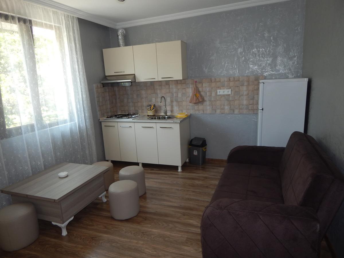 Guest House On Angisa Batumi Eksteriør billede