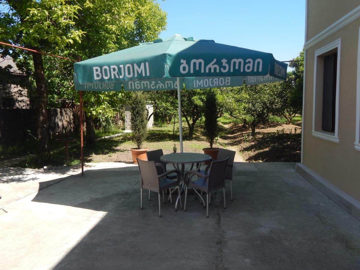 Guest House On Angisa Batumi Eksteriør billede